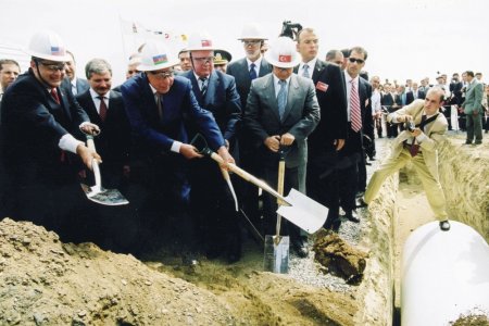 1969-cu ilin iyulundan başlayan Heydər Əliyev yolu Azərbaycanı zəfərdən-zəfərə, zirvədən-zirvəyə aparır 1969-cu ilin iyulundan başlayan Heydər Əliyev yolu Azərbaycanı zəfərdən-zəfərə, zirvədən-zirvəyə aparır