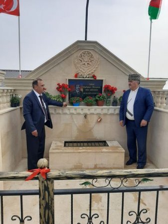 Son məzara öz elimdə köçüm var - Əli Vahid Çaylı Son məzara öz elimdə köçüm var - Əli Vahid Çaylı