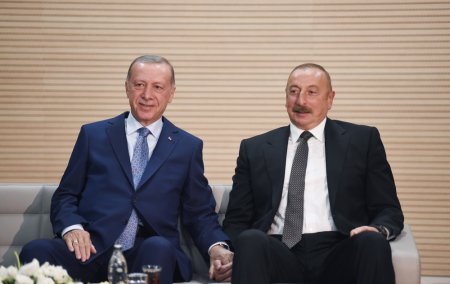 Beşinci İslamiadanın açılış mərasimində iştirak edən dövlət, hökumət və nümayəndə heyətləri başçılarının şərəfinə şam yeməyi verilib YENİLƏNİB