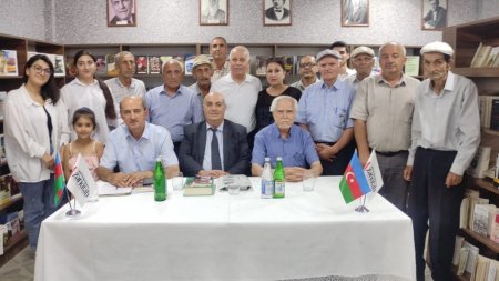 Qubada yazıçı-dramaturq Əmir Pəhləvanla görüş keçirilib Qubada yazıçı-dramaturq Əmir Pəhləvanla görüş keçirilib