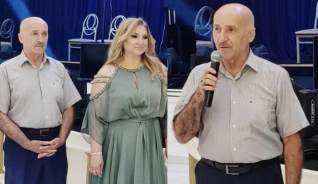 Həmidə Ömərova həyat yoldaşı ilə ilk dəfə görüntüləndi - FOTO Həmidə Ömərova həyat yoldaşı ilə ilk dəfə görüntüləndi - FOTO
