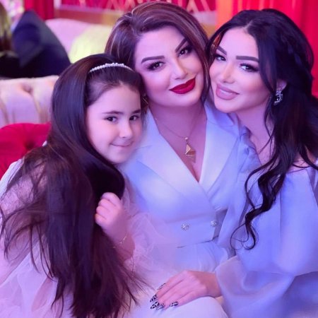 Bu da Nüşabə Musayevanın qızı Elnarə - FOTOLAR Bu da Nüşabə Musayevanın qızı Elnarə - FOTOLAR