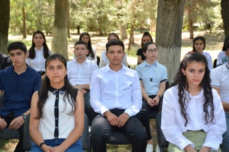 Şamaxıda ali məktəbə qəbul imtahanlarında yüksək nəticə göstərən abituriyentlərlə görüş olub