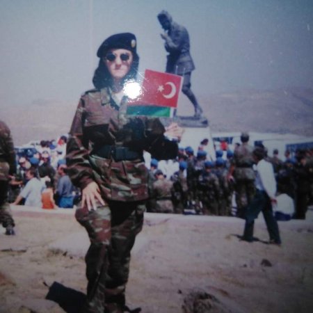 Ümummilli liderimiz, Ulu Öndərimiz Heydər Əlirza oğlu Əliyev demişdir : "mən fəxr edirəm ki, azərbaycanlıyam" Ümummilli liderimiz, Ulu Öndərimiz Heydər Əlirza oğlu Əliyev demişdir : "mən fəxr edirəm ki, azərbaycanlıyam"