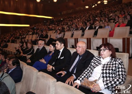 Müslüm Maqomayevin 80 illiyi münasibətilə konsert proqramı təşkil olunub Müslüm Maqomayevin 80 illiyi münasibətilə konsert proqramı təşkil olunub