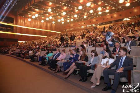 Müslüm Maqomayevin 80 illiyi münasibətilə konsert proqramı təşkil olunub Müslüm Maqomayevin 80 illiyi münasibətilə konsert proqramı təşkil olunub