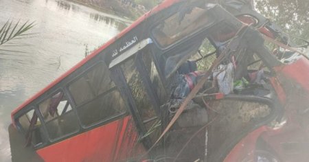 SON DƏQİQƏ: Avtobus kanala düşdü, 19 nəfər öldü – FOTO