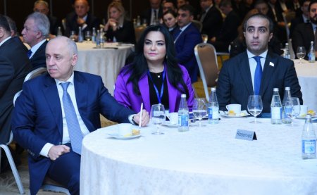 Ədliyyə işçilərinin peşə bayramına həsr olunan ictimai təqdimat keçirilib - FOTOLAR Ədliyyə işçilərinin peşə bayramına həsr olunan ictimai təqdimat keçirilib - FOTOLAR