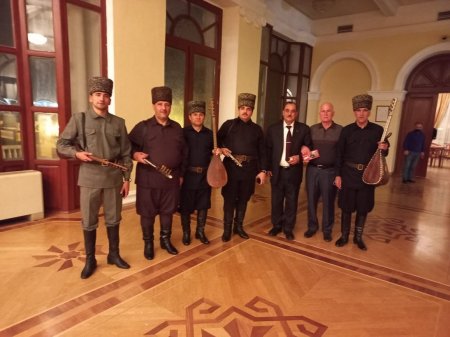 *** AFORİZMLƏR *** (ixtisarla) Əli Vahid Çaylı *** AFORİZMLƏR *** (ixtisarla) Əli Vahid Çaylı