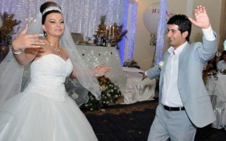 Müğənninin qızının atası ilə görüşməsinə kim icazə vermir? - FOTO Müğənninin qızının atası ilə görüşməsinə kim icazə vermir? - FOTO