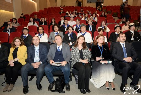 Qırğızıstanın orta təhsil müəssisələrinin müəllim və şagirdlərinin ölkəmizə səfəri başlayıb Qırğızıstanın orta təhsil müəssisələrinin müəllim və şagirdlərinin ölkəmizə səfəri başlayıb