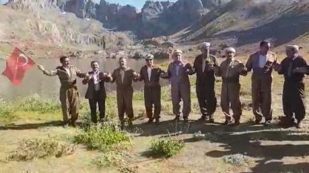 ARKANDA BİZ VARIZ, A TÜRK QARDAŞIM - FOTO ARKANDA BİZ VARIZ, A TÜRK QARDAŞIM - FOTO
