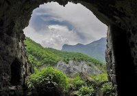 Dağlar gözəli, sözümün əzəli - KƏLBƏCƏRim. Əzəldən yaranıb hüsnü-tamaşa, vurğunam qışına Kəlbəcərimin