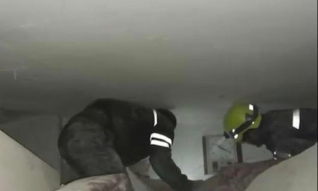 FHN-in xilasediciləri tərəfindən 11 nəfər dağıntılar altından sağ çıxarılıb