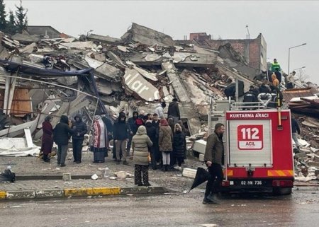 QIZBƏS QƏBƏLƏ: DƏHŞƏTİ GÖRDÜM.  ( Türkiyədə baş verən dağıdıcı zəlzələyə ) FOTO