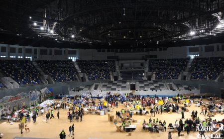 Türkiyəyə qardaş köməyi - Bakıda yardım toplama kampaniyasının altıncı günü FOTO Türkiyəyə qardaş köməyi - Bakıda yardım toplama kampaniyasının altıncı günü FOTO