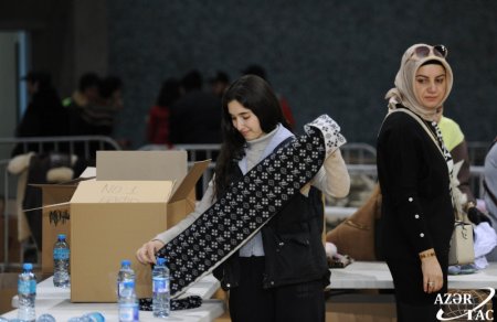 Türkiyəyə qardaş köməyi - Bakıda yardım toplama kampaniyasının altıncı günü FOTO Türkiyəyə qardaş köməyi - Bakıda yardım toplama kampaniyasının altıncı günü FOTO