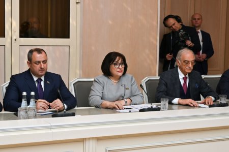 Azərbaycan parlamenti ilə Rusiya Dövlət Duması arasında Anlaşma Memorandumu imzalanıb Azərbaycan parlamenti ilə Rusiya Dövlət Duması arasında Anlaşma Memorandumu imzalanıb