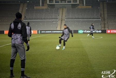 Tofiq Bəhramov adına Respublika stadionunda “Qarabağ”ın açıq məşqi olub - FOTOLAR Tofiq Bəhramov adına Respublika stadionunda “Qarabağ”ın açıq məşqi olub - FOTOLAR