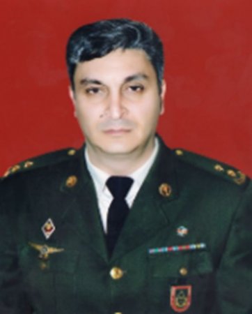 Məhəmməd Sadiqov: YARALILARA CAN VERƏNÖZ CANINDAN KEÇDİ - FOTO Məhəmməd Sadiqov: YARALILARA CAN VERƏNÖZ CANINDAN KEÇDİ - FOTO