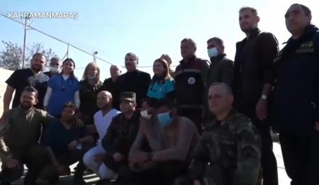 Türkiyənin səhiyyə naziri zəlzələ bölgəsindəki azərbaycanlı həkimlərlə görüşüb - FOTO
