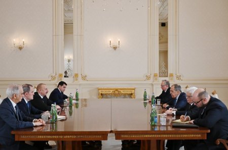 Azərbaycan Prezidenti İlham Əliyev Rusiyanın xarici işlər naziri Sergey Lavrovu qəbul edib  YENİLƏNİB
