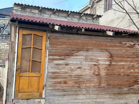 Sərvərə 2 mərtəbəli ev tikilir - FOTO Sərvərə 2 mərtəbəli ev tikilir - FOTO
