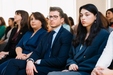 Rəqəmsal dünyada yaranan gender fərqinin iqtisadi bərabərsizliyin genişləndirilməsinə təsiri müzakirə olunub - FOTOLAR