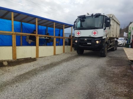 Ekoaksiya: avtomobillər Laçın-Xankəndi yolunda sərbəst hərəkət edir - FOTOLAR Ekoaksiya: avtomobillər Laçın-Xankəndi yolunda sərbəst hərəkət edir - FOTOLAR