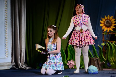 Paytaxt teatrlarının bölgələrə qastrolu davam edir - FOTO