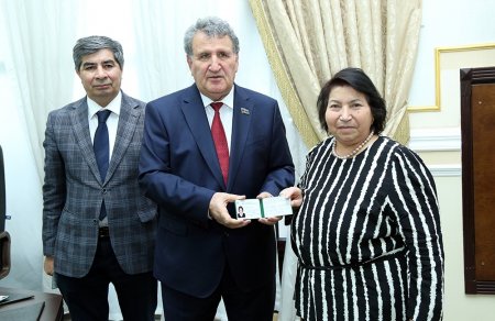 AMEA Rəyasət Heyətinin iclası keçirilib - FOTOLAR AMEA Rəyasət Heyətinin iclası keçirilib - FOTOLAR