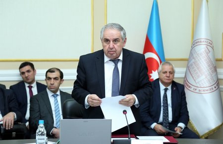 AMEA Rəyasət Heyətinin iclası keçirilib - FOTOLAR AMEA Rəyasət Heyətinin iclası keçirilib - FOTOLAR