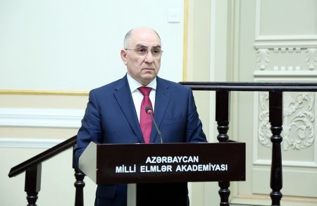 AMEA Rəyasət Heyətinin iclası keçirilib - FOTOLAR AMEA Rəyasət Heyətinin iclası keçirilib - FOTOLAR
