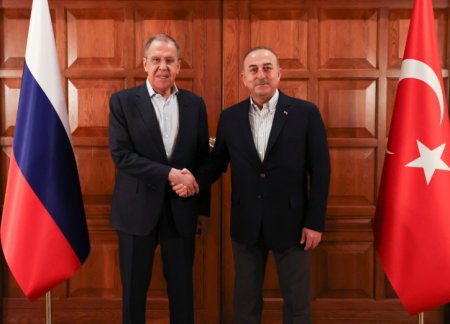 Mövlud Çavuşoğlu Sergey Lavrov ilə iftarda görüşüb Mövlud Çavuşoğlu Sergey Lavrov ilə iftarda görüşüb