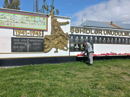 Bu gün Qəbələdə birinci Qarabağ döyüşlərinin şəhidi Eldəniz Mehdiyevin cənnətdə 29-cu bahar yaşı qeyd olundu - FOTOLAR Bu gün Qəbələdə birinci Qarabağ döyüşlərinin şəhidi Eldəniz Mehdiyevin cənnətdə 29-cu bahar yaşı qeyd olundu - FOTOLAR