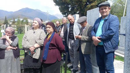 Bu gün Qəbələdə birinci Qarabağ döyüşlərinin şəhidi Eldəniz Mehdiyevin cənnətdə 29-cu bahar yaşı qeyd olundu - FOTOLAR Bu gün Qəbələdə birinci Qarabağ döyüşlərinin şəhidi Eldəniz Mehdiyevin cənnətdə 29-cu bahar yaşı qeyd olundu - FOTOLAR
