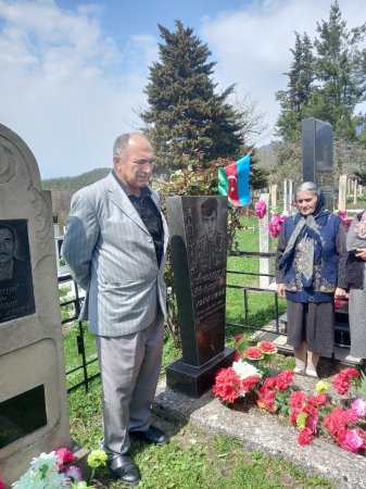 Bu gün Qəbələdə birinci Qarabağ döyüşlərinin şəhidi Eldəniz Mehdiyevin cənnətdə 29-cu bahar yaşı qeyd olundu - FOTOLAR Bu gün Qəbələdə birinci Qarabağ döyüşlərinin şəhidi Eldəniz Mehdiyevin cənnətdə 29-cu bahar yaşı qeyd olundu - FOTOLAR