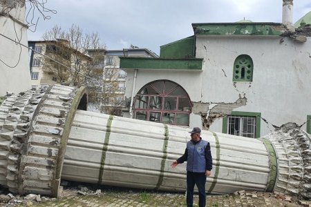 Respublika Seysmoloji Xidmət Mərkəzinin əməkdaşları Türkiyənin zəlzələ bölgəsində tədqiqatları davam etdirirlər - FOTO