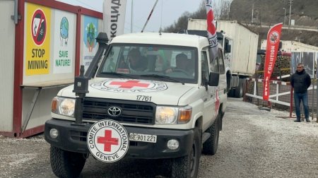 Aksiya: 120 gün ərzində 6 mindən çox avtomobilin Laçın-Xankəndi yolundan sərbəst hərəkəti təmin edilib - FOTO Aksiya: 120 gün ərzində 6 mindən çox avtomobilin Laçın-Xankəndi yolundan sərbəst hərəkəti təmin edilib - FOTO