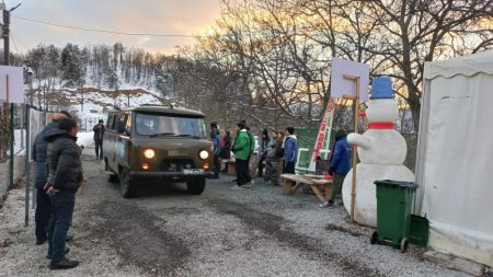 Aksiya: 120 gün ərzində 6 mindən çox avtomobilin Laçın-Xankəndi yolundan sərbəst hərəkəti təmin edilib - FOTO Aksiya: 120 gün ərzində 6 mindən çox avtomobilin Laçın-Xankəndi yolundan sərbəst hərəkəti təmin edilib - FOTO