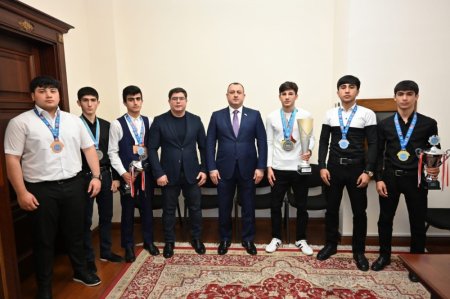 Milli Məclis sədrinin müavini şəhid ailələri üzvlərinin müraciətlərini dinləyib - FOTO