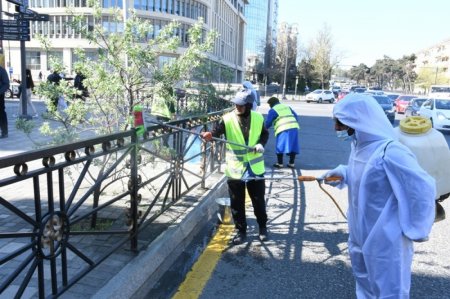 Bu gün Bakının 533 küçəsi yuyulub - FOTOLAR Bu gün Bakının 533 küçəsi yuyulub - FOTOLAR