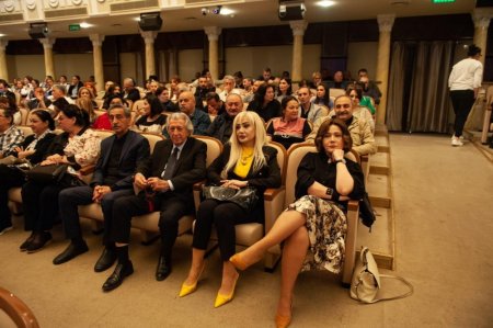 Mehriban Zəki qəzadan sonra ilk dəfə görüntüləndi - FOTO