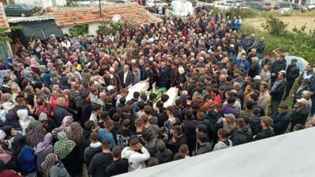 Ata və oğul eyni gündə,eyni xəstəlikdən öldü - Tükürpədici fotolar Ata və oğul eyni gündə,eyni xəstəlikdən öldü - Tükürpədici fotolar
