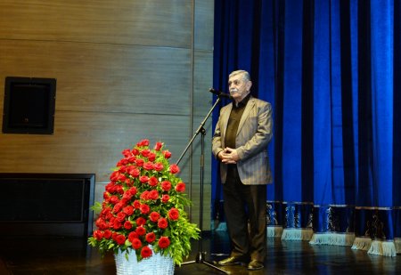 Xalq yazıçısı Elçinin 80 illik yubileyi qeyd olunub - FOTO