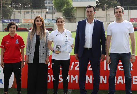 Yüksək Qızlar Liqasının 2022/2023-cü il mövsümünə yekun vurulub - FOTO Yüksək Qızlar Liqasının 2022/2023-cü il mövsümünə yekun vurulub - FOTO