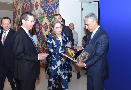 İsrail Dövlətinin Prezidenti və xanımı Heydər Əliyev Mərkəzi ilə tanış olublar - FOTOLAR