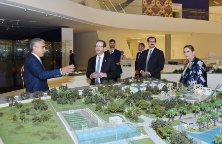 İsrail Dövlətinin Prezidenti və xanımı Heydər Əliyev Mərkəzi ilə tanış olublar - FOTOLAR