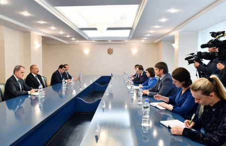 Kişineuda Azərbaycan Prezidenti İlham Əliyevin Moldova Prezidenti Maya Sandu ilə görüşü olub YENİLƏNİB Kişineuda Azərbaycan Prezidenti İlham Əliyevin Moldova Prezidenti Maya Sandu ilə görüşü olub YENİLƏNİB