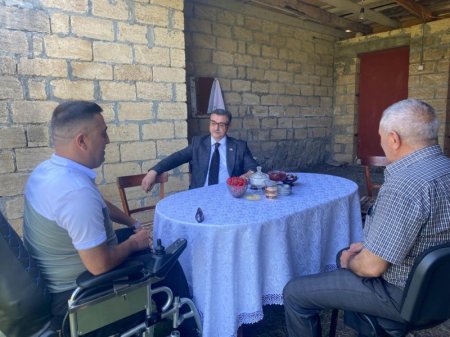 Novruz Aslanov seçicilərini qəbul edib -Fotolar Novruz Aslanov seçicilərini qəbul edib -Fotolar